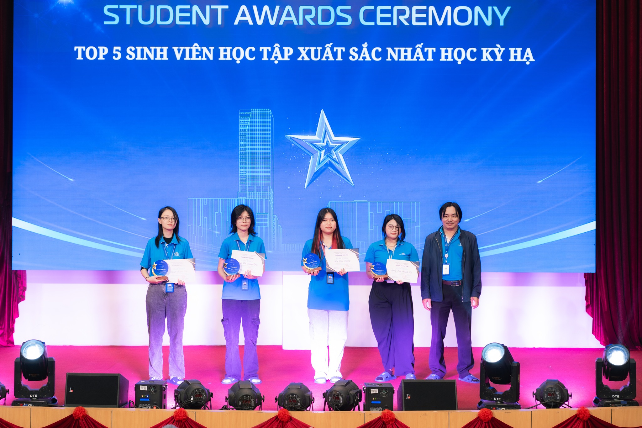 Lễ tuyên dương sinh viên Trường Đại học CMC học kỳ Hạ, năm học 2024 – 2025