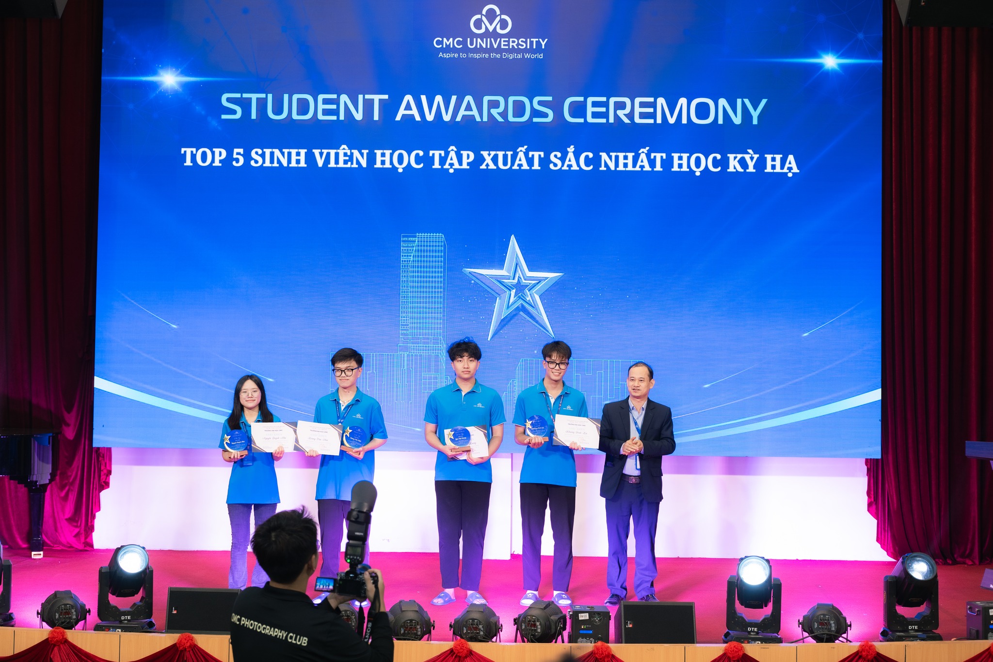 Lễ tuyên dương sinh viên Trường Đại học CMC học kỳ Hạ, năm học 2024 – 2025