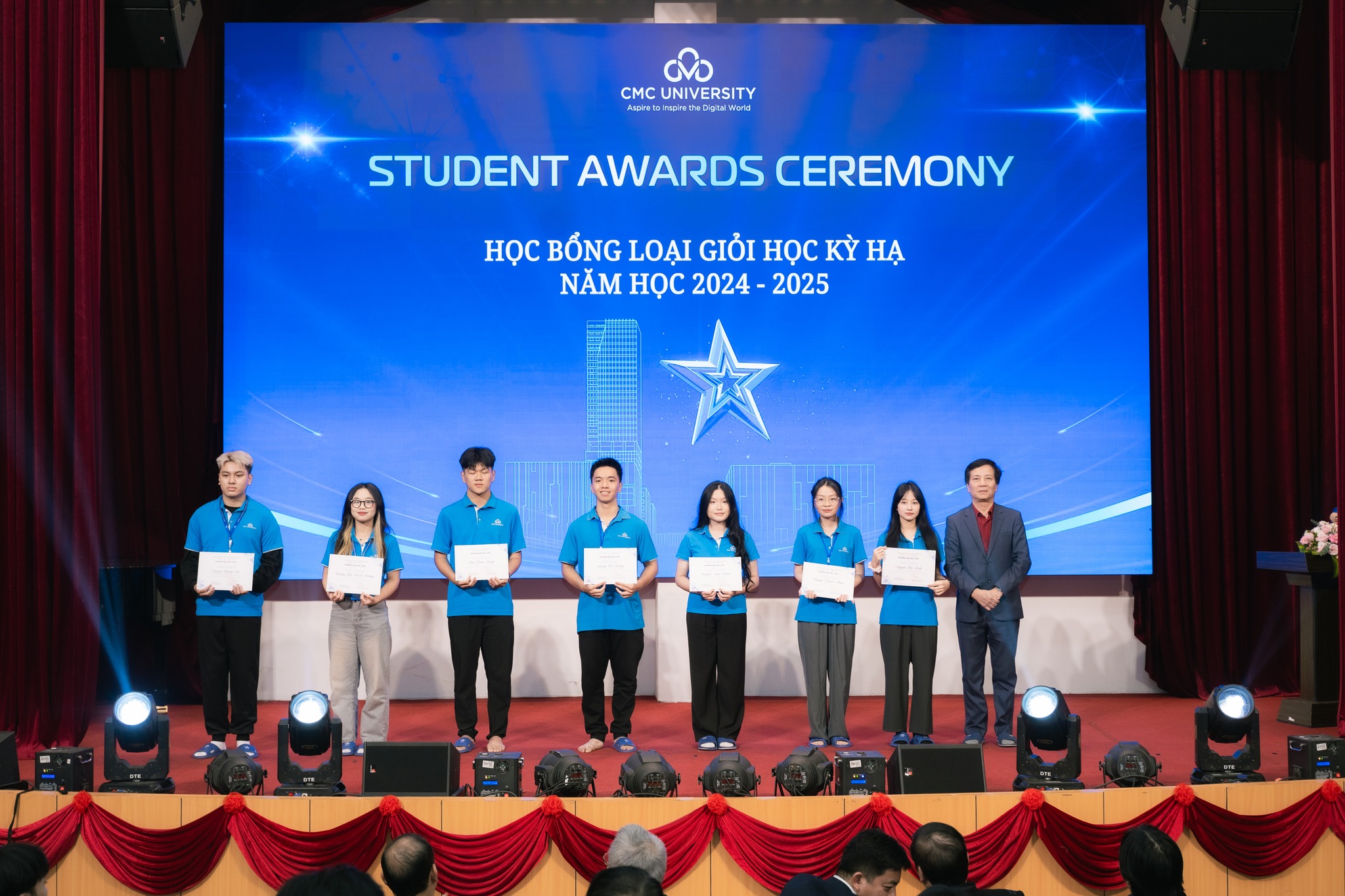 Lễ tuyên dương sinh viên Trường Đại học CMC học kỳ Hạ, năm học 2024 – 2025