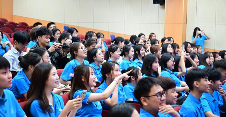 chương trình Hành trang Tân sinh viên ngành ngôn ngữ trung quốc trường đại học cmc