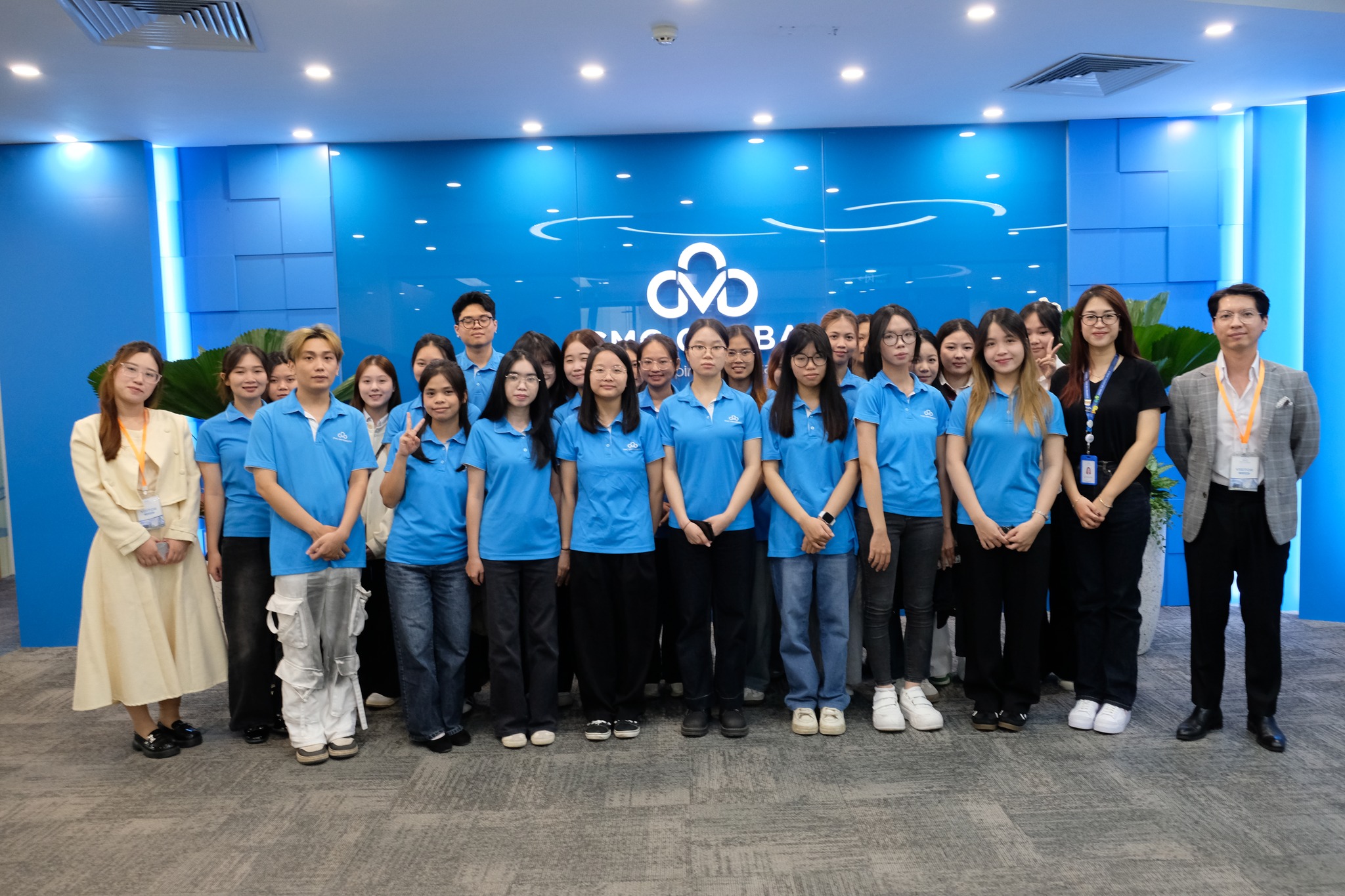 sinh viên Ngôn ngữ Hàn Quốc Trường Đại học CMC Company Tour tại CMC Global