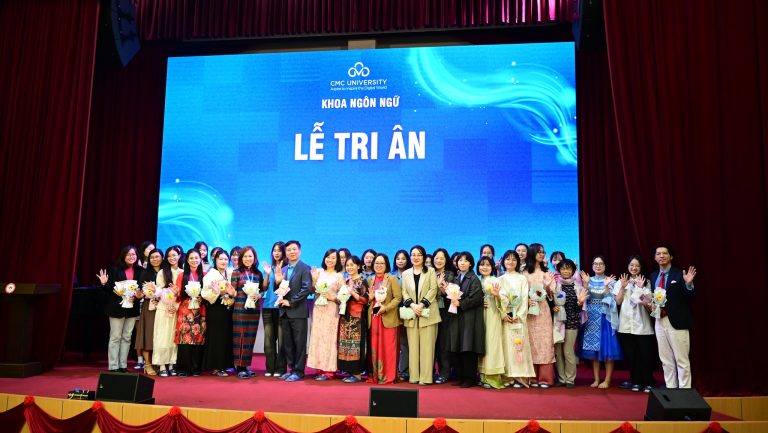 “Giai điệu tri ân” đầy ấm áp của sinh viên Khoa Ngôn ngữ chào mừng Ngày Nhà giáo Việt Nam 20/11