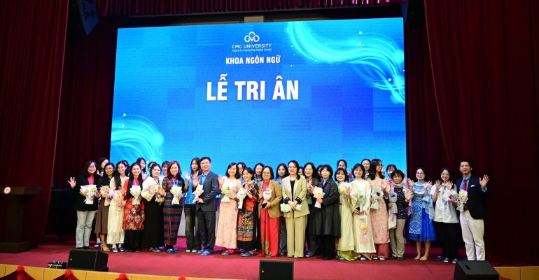 sự kiện sinh viên Khoa Ngôn ngữ chào mừng Ngày Nhà giáo Việt Nam 20.11