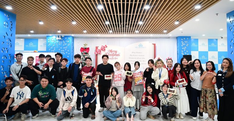 Christmas Vibes giáng sinh 2025 trường đại học cmc