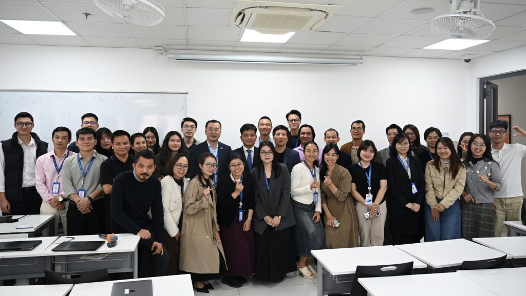 Phát huy vai trò cố vấn học tập ứng dụng Trợ lý đào tạo AI trong mô hình lấy người học làm trung tâm