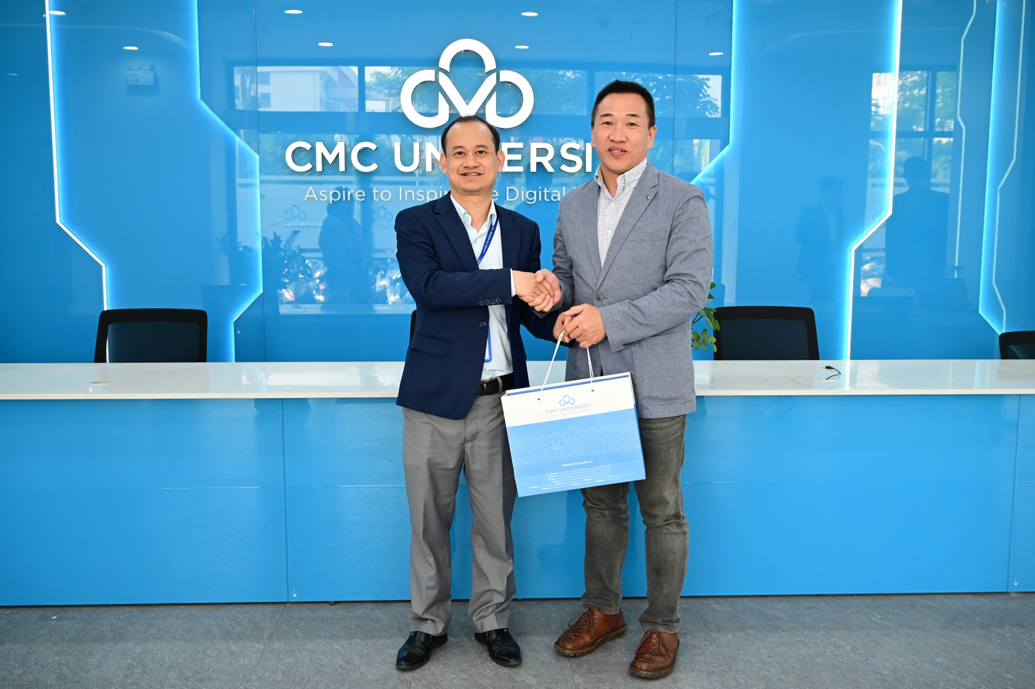 Trường Đại học CMC làm việc với Trường Đại học Khoa học và Công nghệ Đài Cương Đài Loan