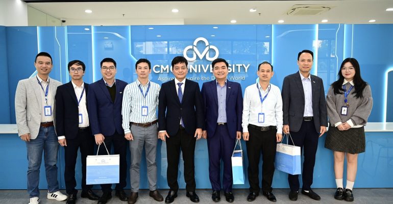 Trường Đại học CMC trao đổi và làm việc với Trường Đại học Thương mại