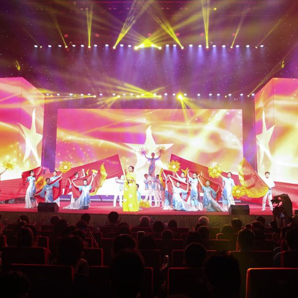 khai giảng trường đại học cmc