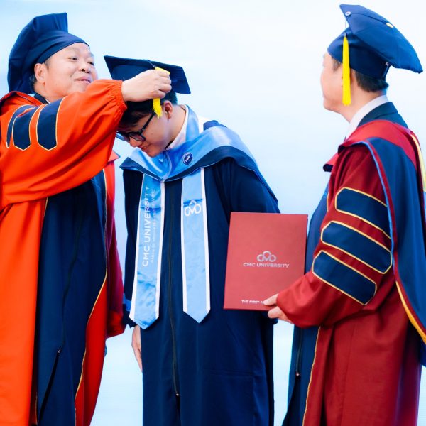 trường đại học cmc Lễ Tốt nghiệp và Trao bằng Cử nhân Khóa 1