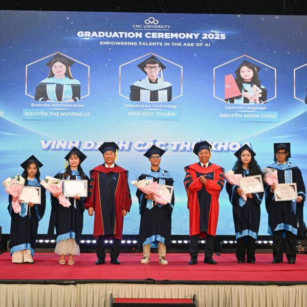 trường đại học cmc Lễ Tốt nghiệp và Trao bằng Cử nhân Khóa 1