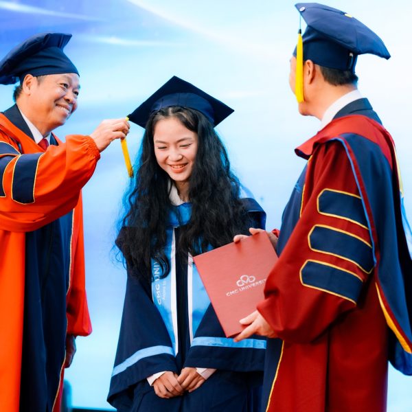 trường đại học cmc Lễ Tốt nghiệp và Trao bằng Cử nhân Khóa 1
