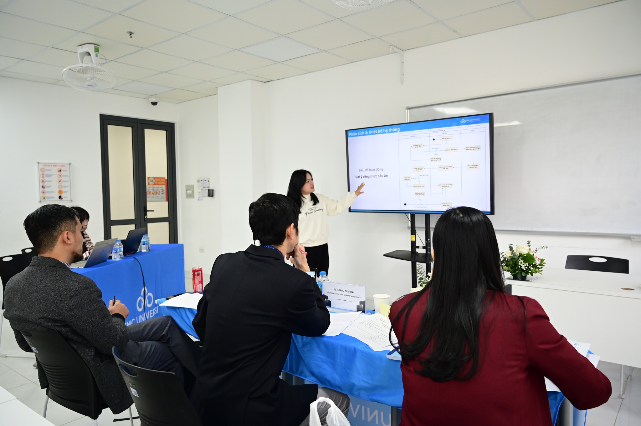 Lễ bảo vệ Đồ án Khóa luận tốt nghiệp Đại học cho sinh viên Trường Đại học CMC