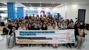 Tăng cường giao lưu văn hóa Việt – Hàn: Trường Đại học CMC tiếp nhận 345 đầu sách văn học Hàn Quốc, bổ sung nguồn học liệu giá trị cho sinh viên