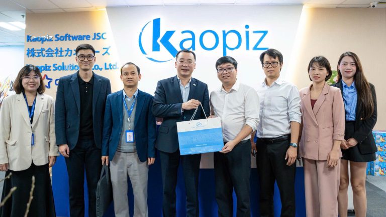 Bắt tay doanh nghiệp IT top 10, Trường Đại học CMC tăng tốc kết nối đào tạo và tuyển dụng trong kỷ nguyên AI