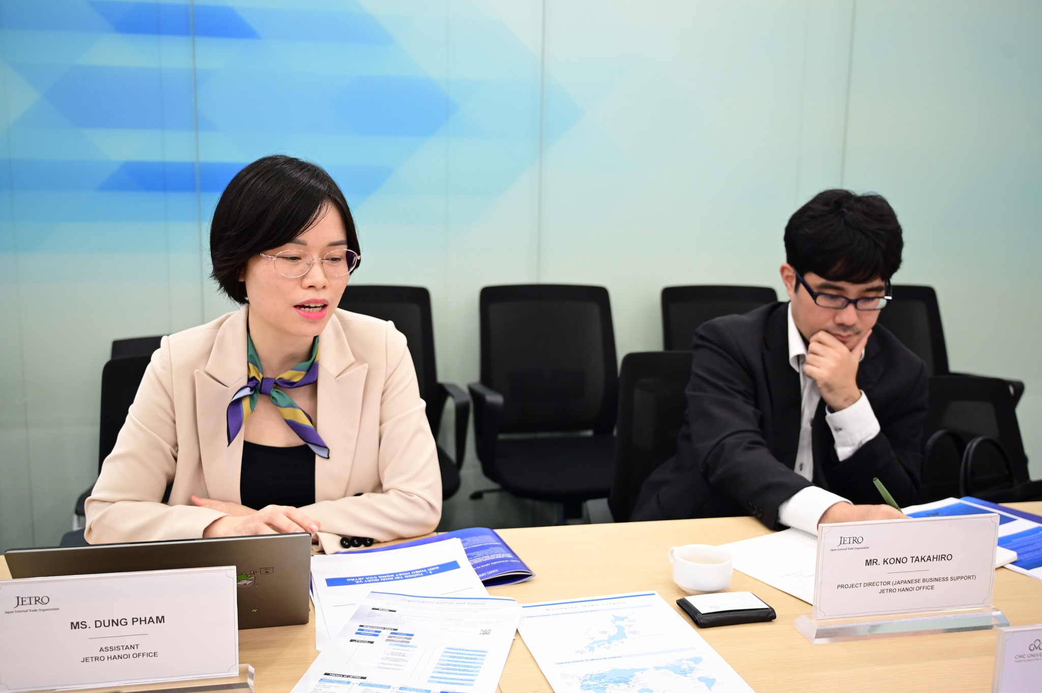 Trường Đại học CMC đón tiếp và làm việc với Tổ chức Xúc tiến Thương mại Nhật Bản (JETRO) tại Hà Nội