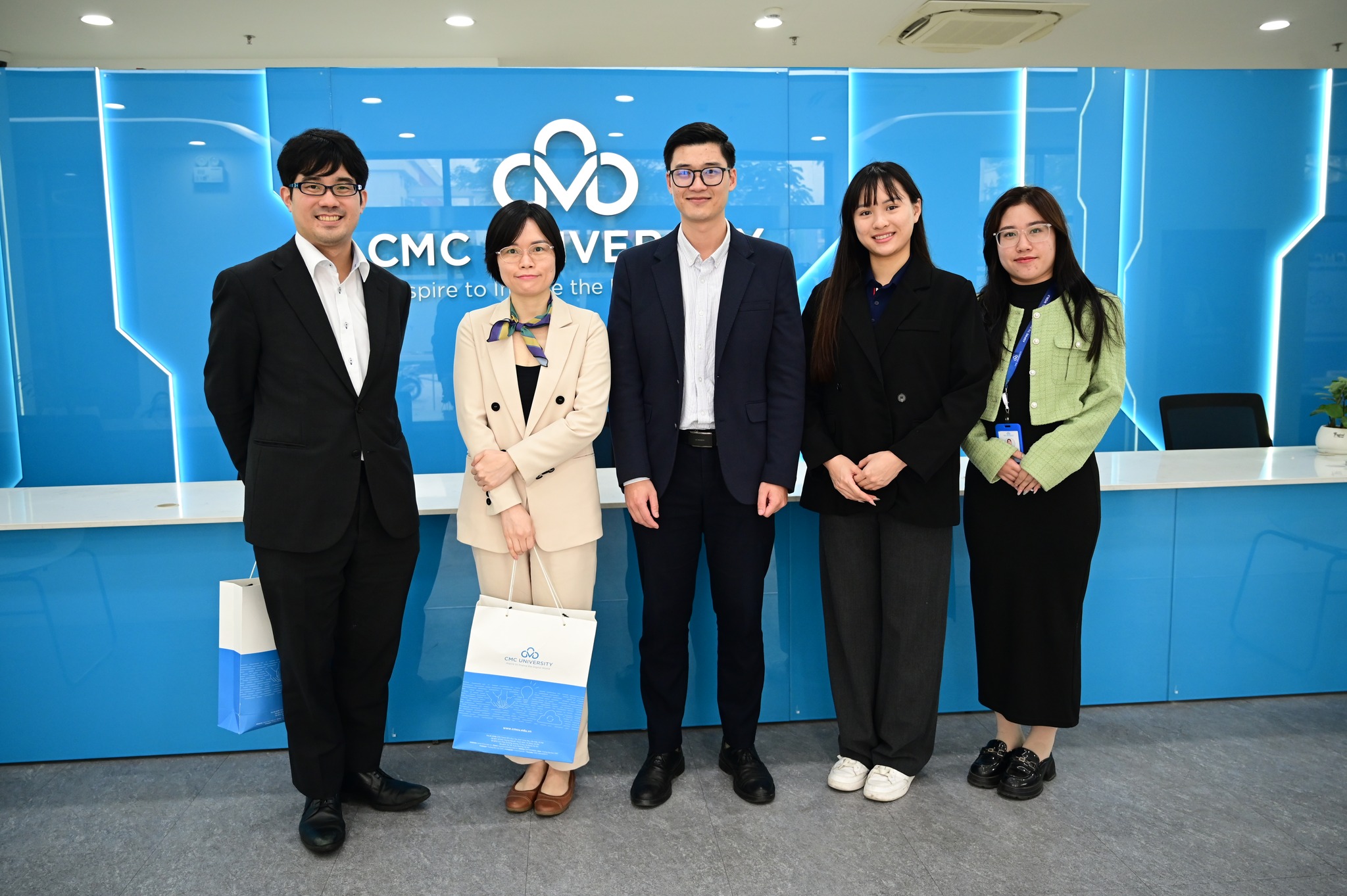 Trường Đại học CMC đón tiếp và làm việc với Tổ chức Xúc tiến Thương mại Nhật Bản (JETRO) tại Hà Nội