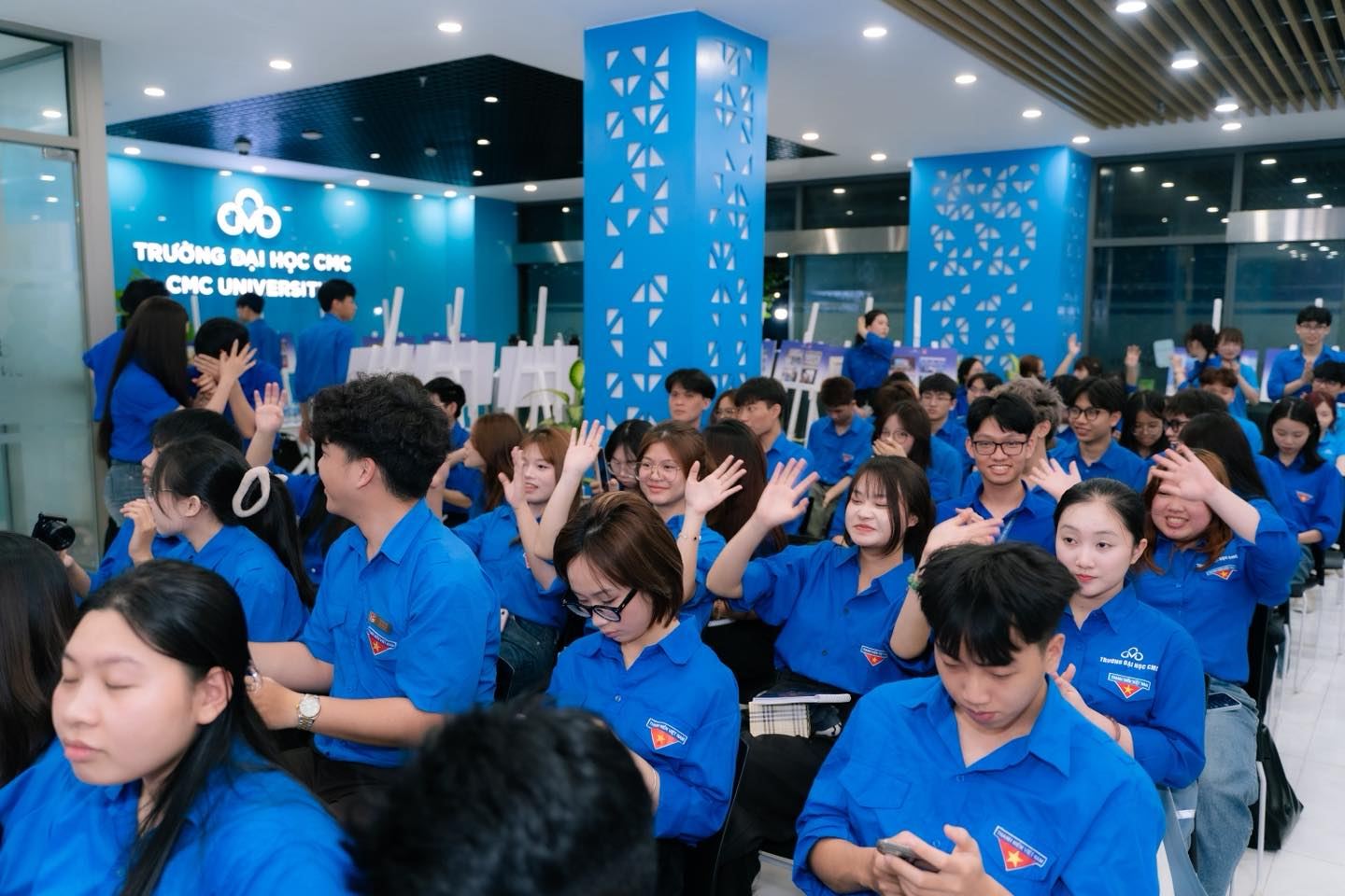 Chào mừng 95 năm Ngày thành lập Đoàn TNCS Hồ Chí Minh và Kỷ niệm 3 năm thành lập Đoàn Trường Đại học CMC