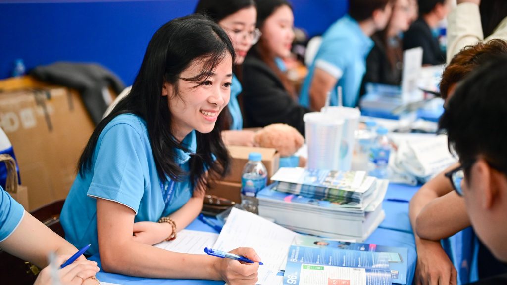 “Phủ xanh” Ngày hội Tư vấn tuyển sinh – Hướng nghiệp 2026: Sức hút của Trường Đại học CMC với thí sinh, phụ huynh tại cả hai miền Nam – Bắc