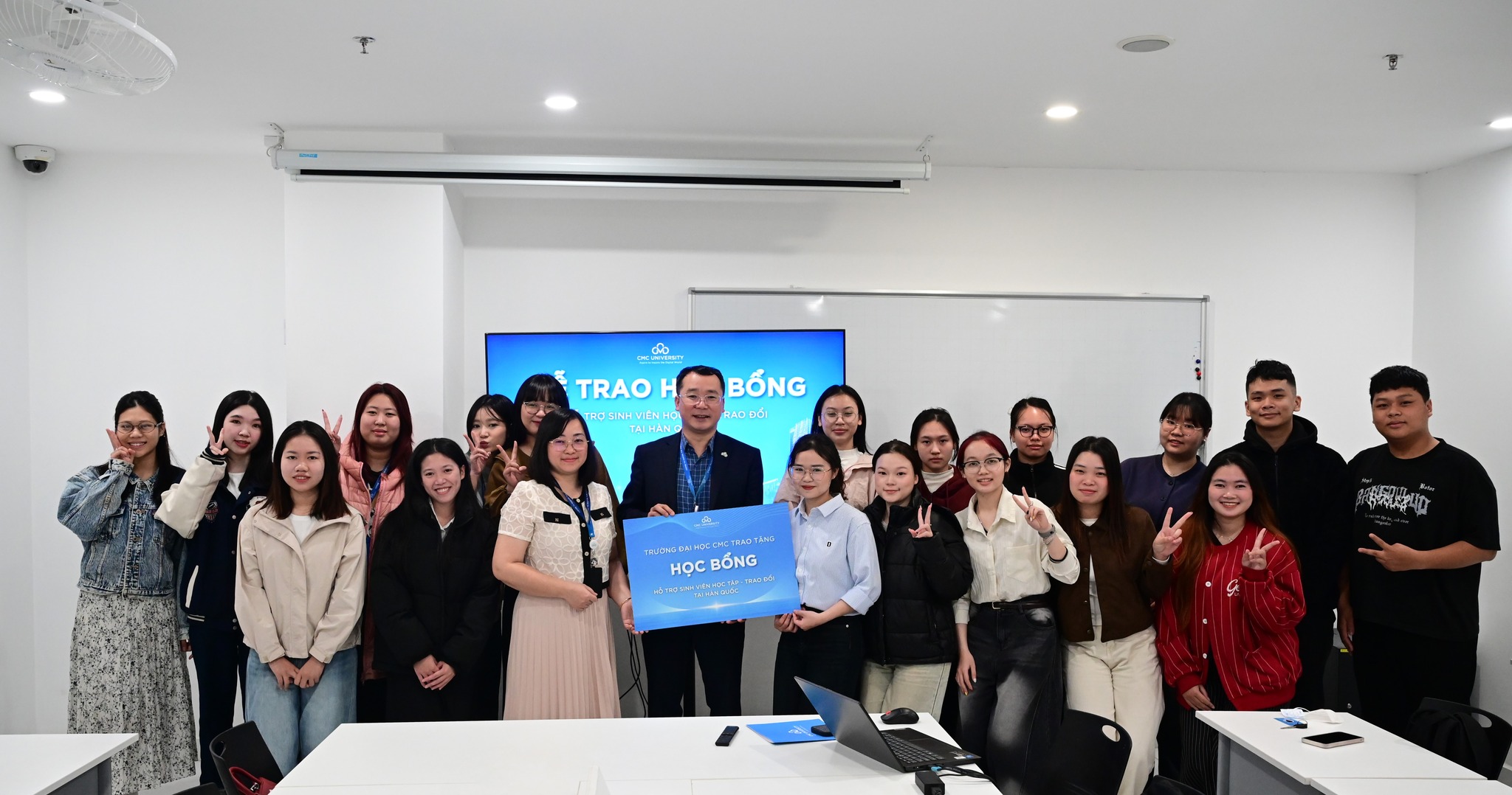 Trường Đại học CMC trao học bổng sinh viên tham gia chương trình trao đổi tại Đại học Mokpo năm 2026