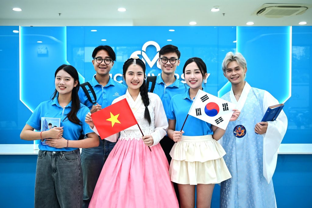 Từ giảng đường bước ra thế giới: Sinh viên ngành Ngôn ngữ Hàn Quốc bứt phá sự nghiệp với trải nghiệm quốc tế
